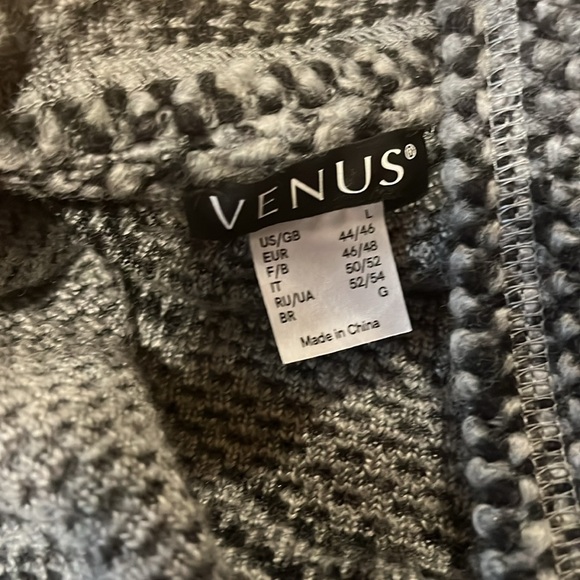 Stylish Black and Gray Women's sweater - Picture 2 of 3